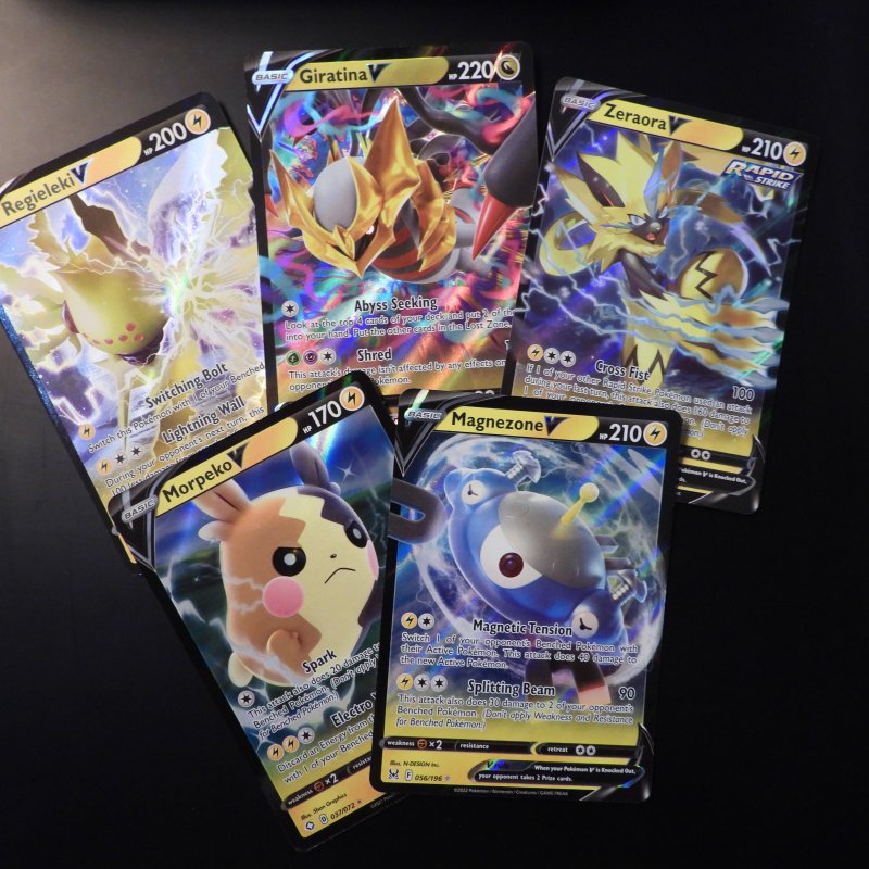 V yellow bundle: Zeraora, Morpeko, Magnezone, Giratina, Regieleki